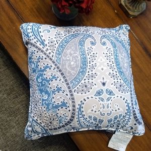 KENSIE HOME ACCENT PILLOW